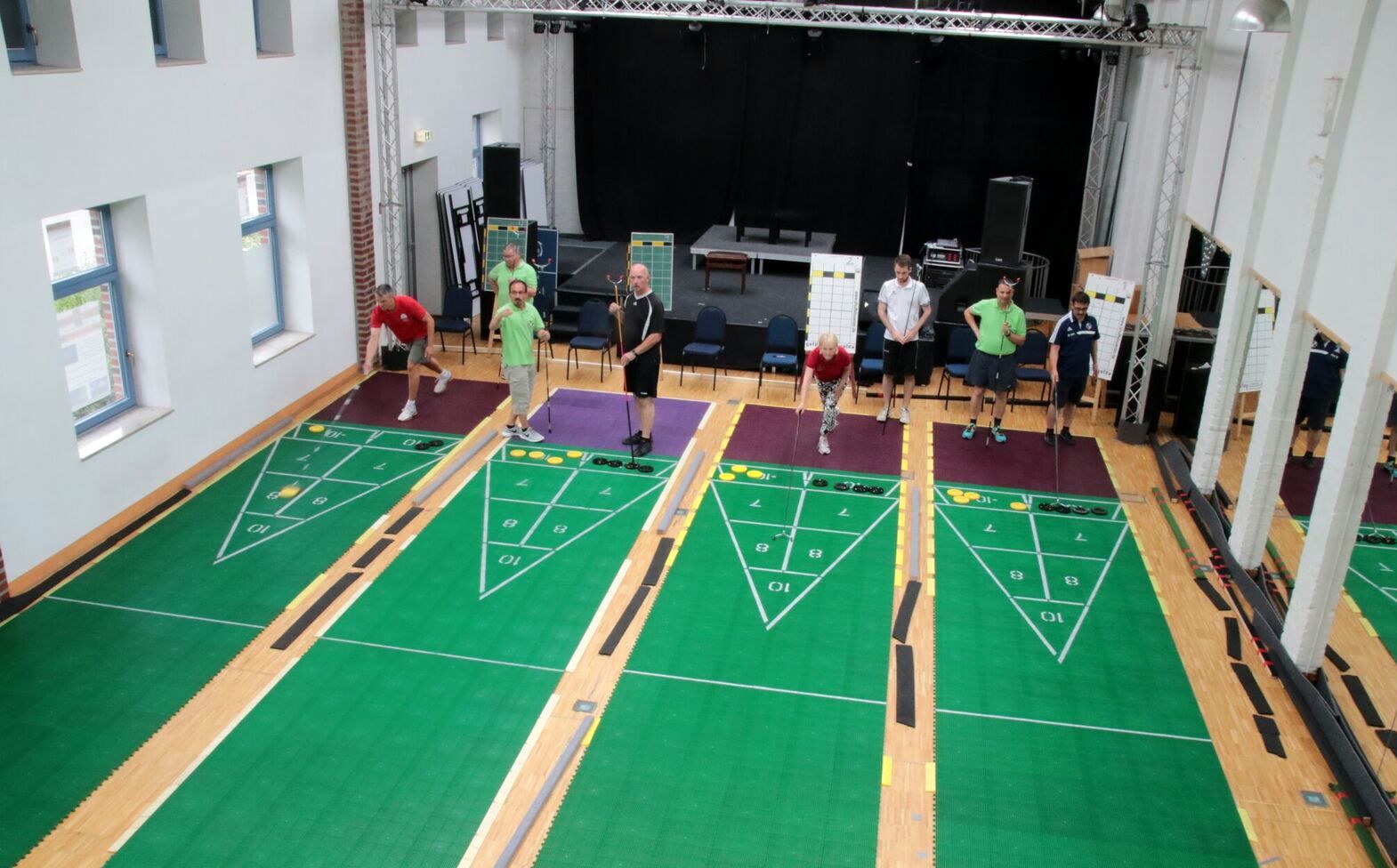 Shuffleboard im JuCa Halle 9