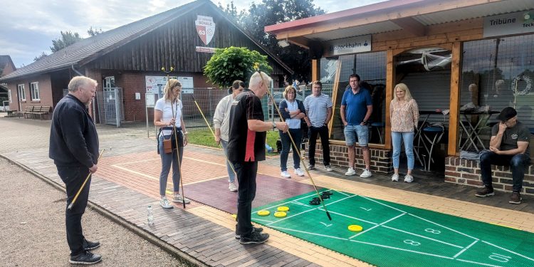 Shuffleboard Workshop bei SV Germania Schale